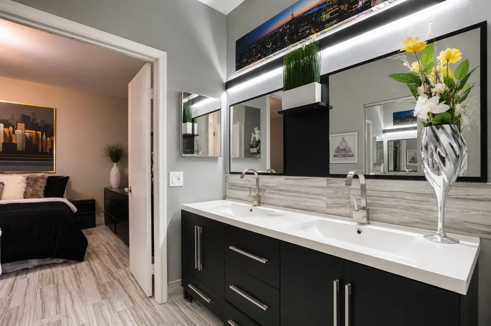6487 Via Regina Boca Raton, FL 33433