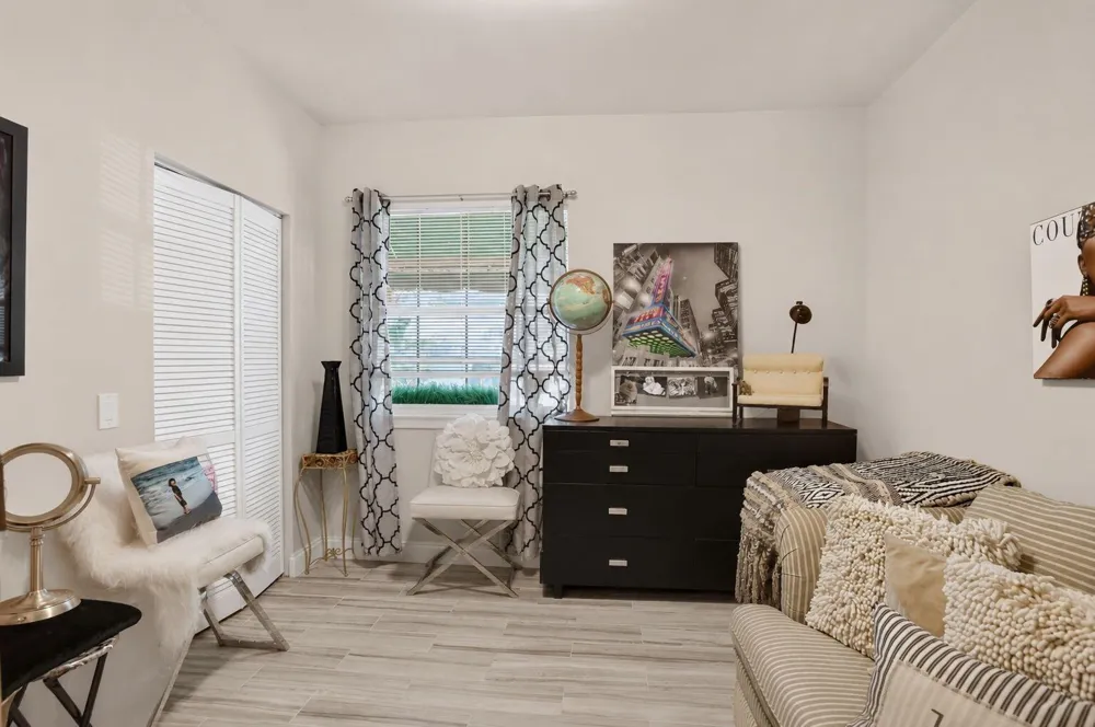6487 Via Regina Boca Raton, FL 33433