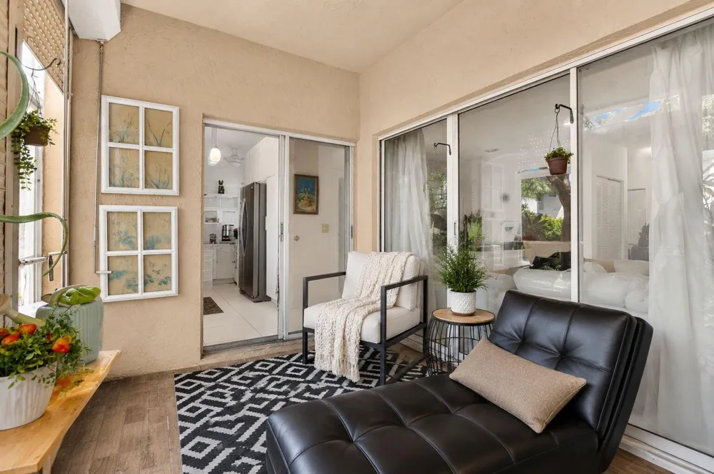 6487 Via Regina Boca Raton, FL 33433
