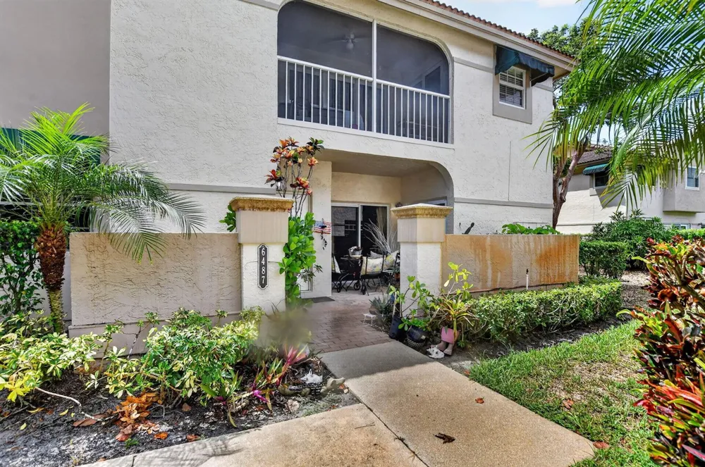6487 Via Regina Boca Raton, FL 33433