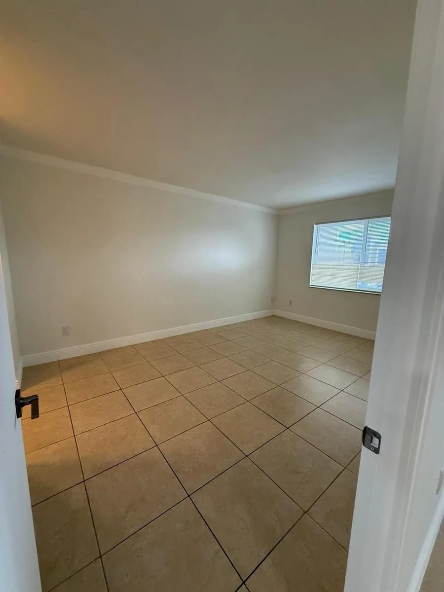 7732 Camino Real #F417 Miami, FL 33143