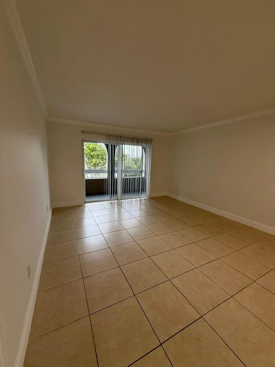 7732 Camino Real #F417 Miami, FL 33143