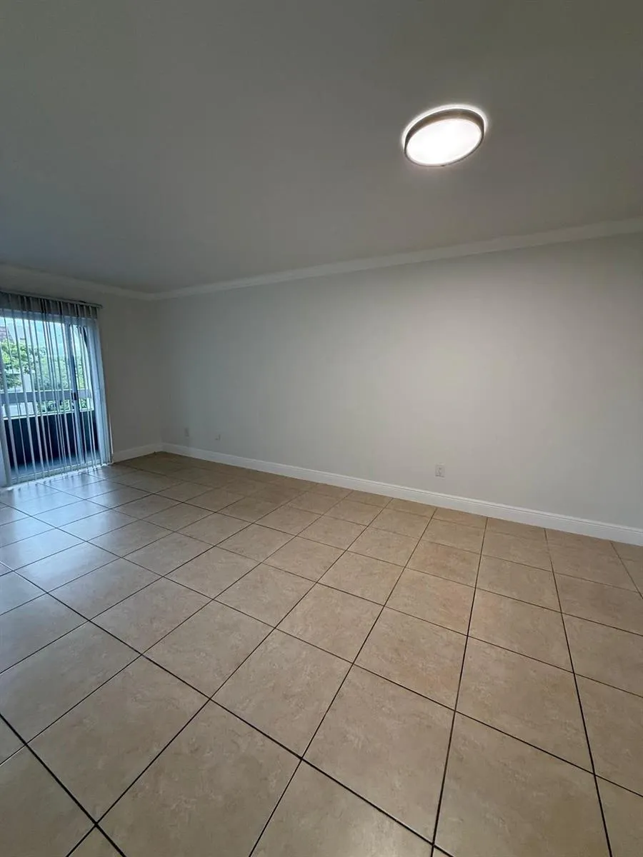 7732 Camino Real #F417 Miami, FL 33143