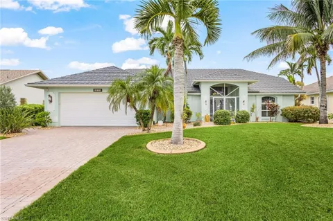 4618 SW 24th Place