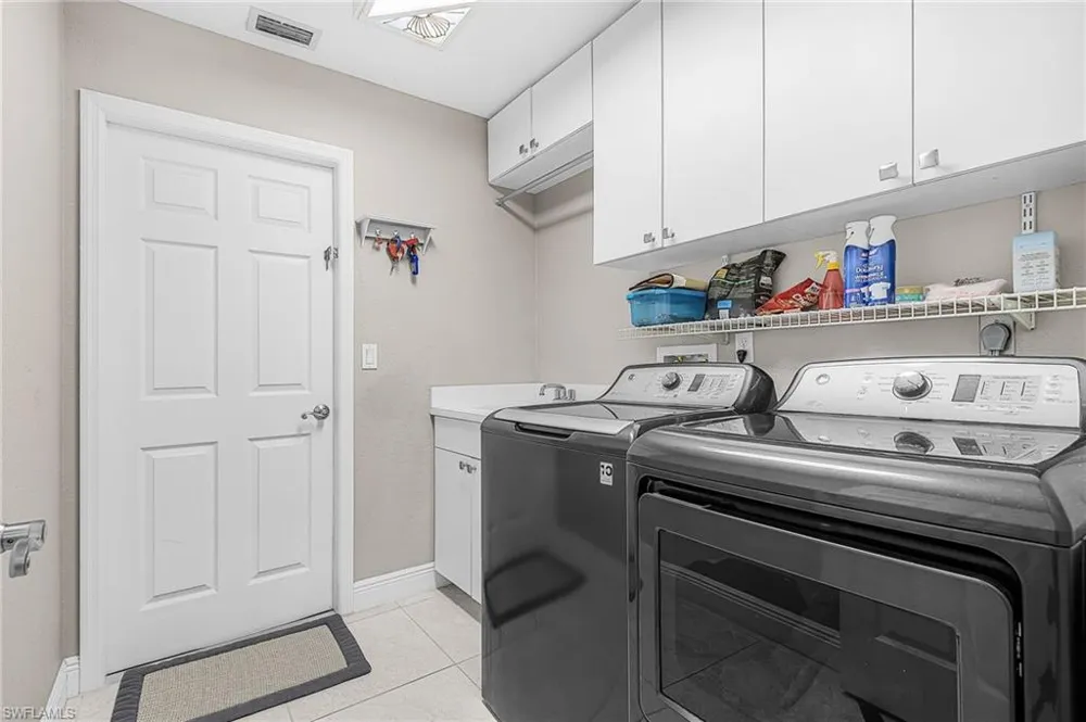 4618 SW 24th Place Cape Coral, FL 33914