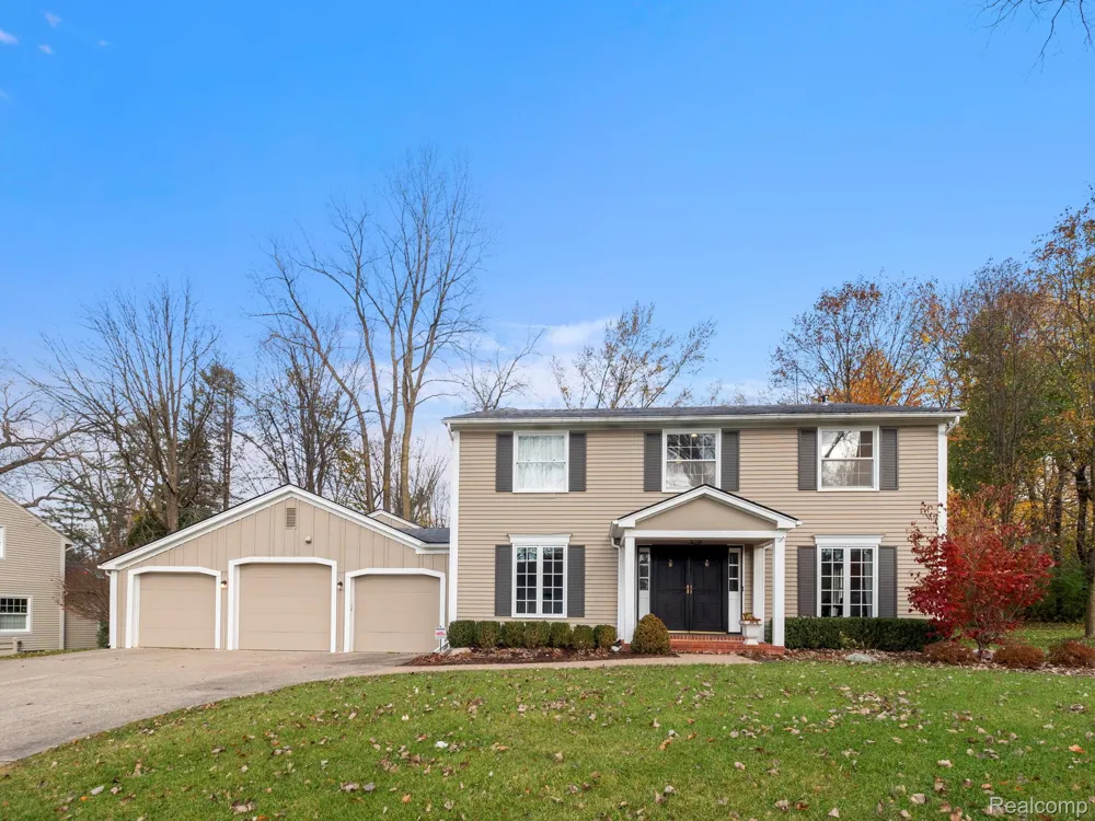749 KENSINGTON LANE Bloomfield Charter Township, MI 48304