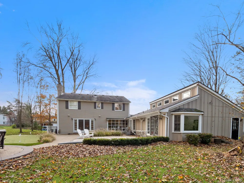 749 KENSINGTON LANE Bloomfield Charter Township, MI 48304