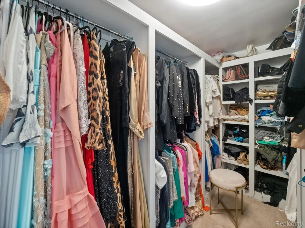 749 KENSINGTON LANE Bloomfield Charter Township, MI 48304