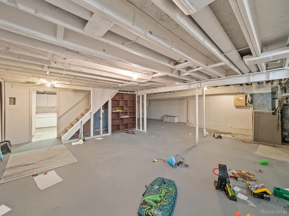 749 KENSINGTON LANE Bloomfield Charter Township, MI 48304