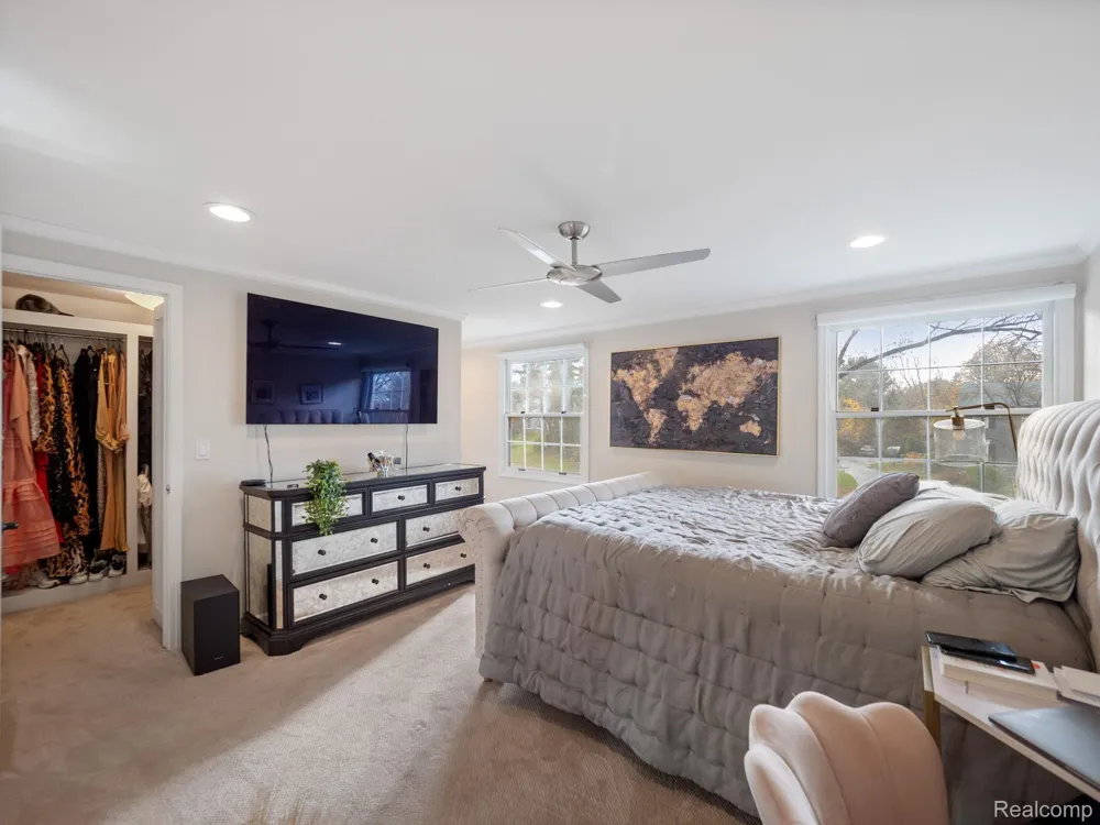 749 KENSINGTON LANE Bloomfield Charter Township, MI 48304