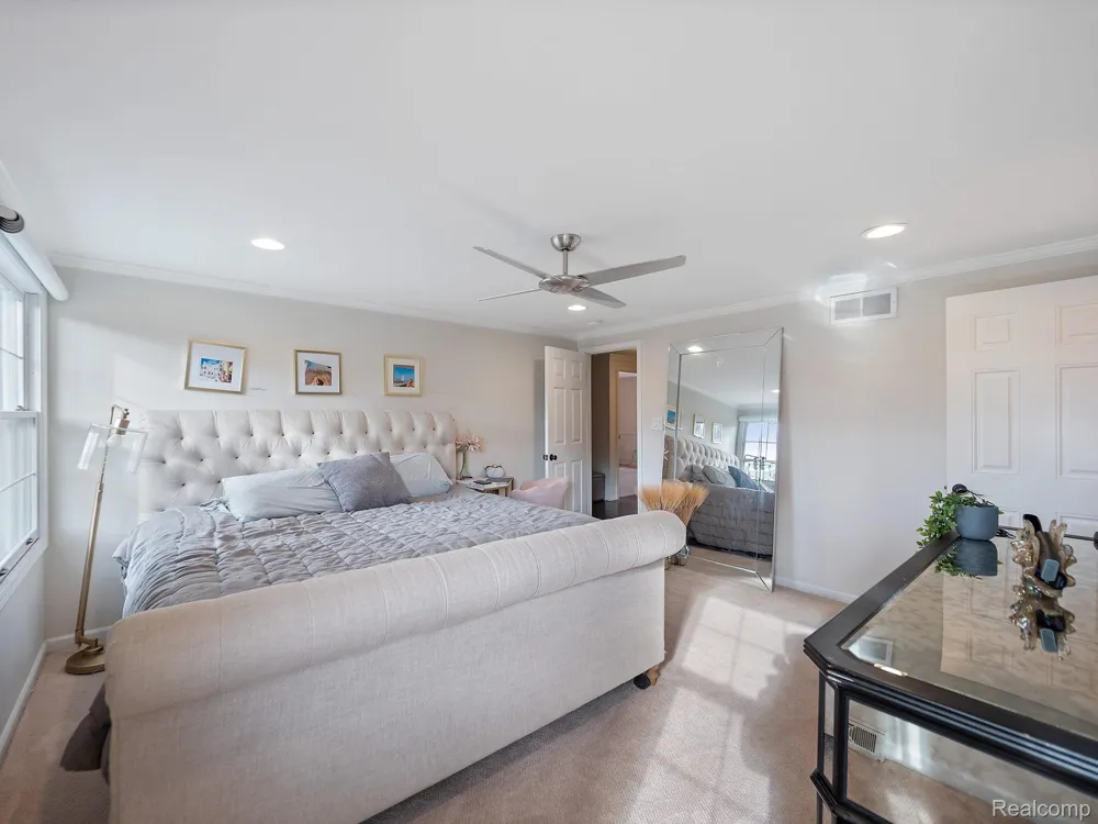 749 KENSINGTON LANE Bloomfield Charter Township, MI 48304
