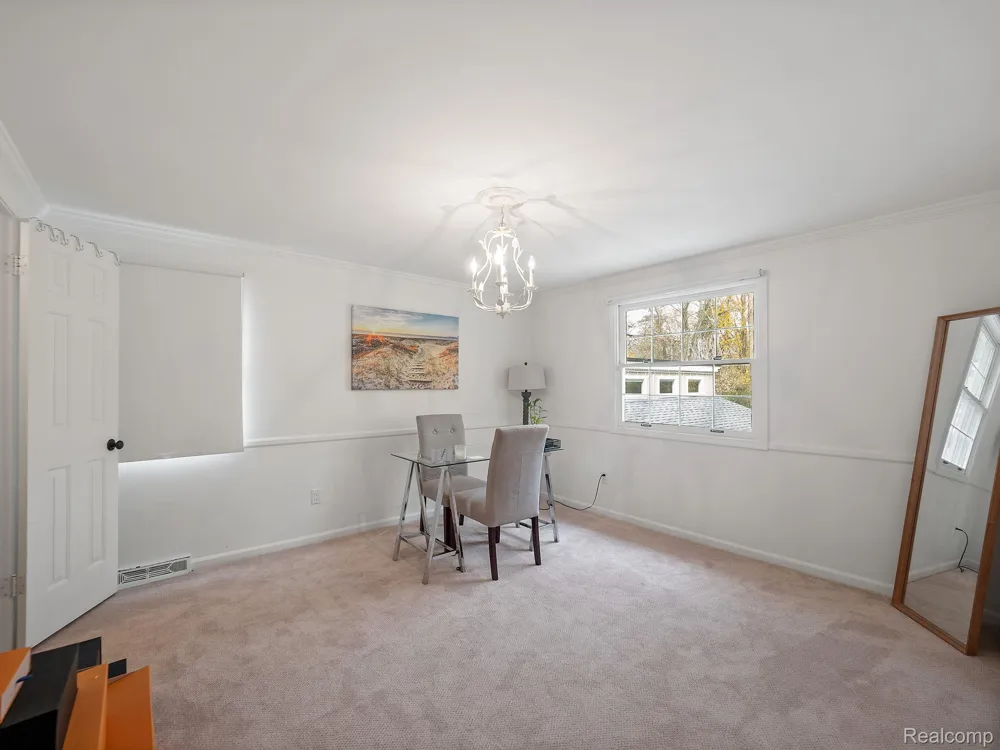 749 KENSINGTON LANE Bloomfield Charter Township, MI 48304