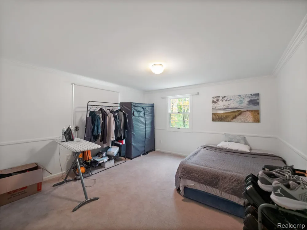 749 KENSINGTON LANE Bloomfield Charter Township, MI 48304