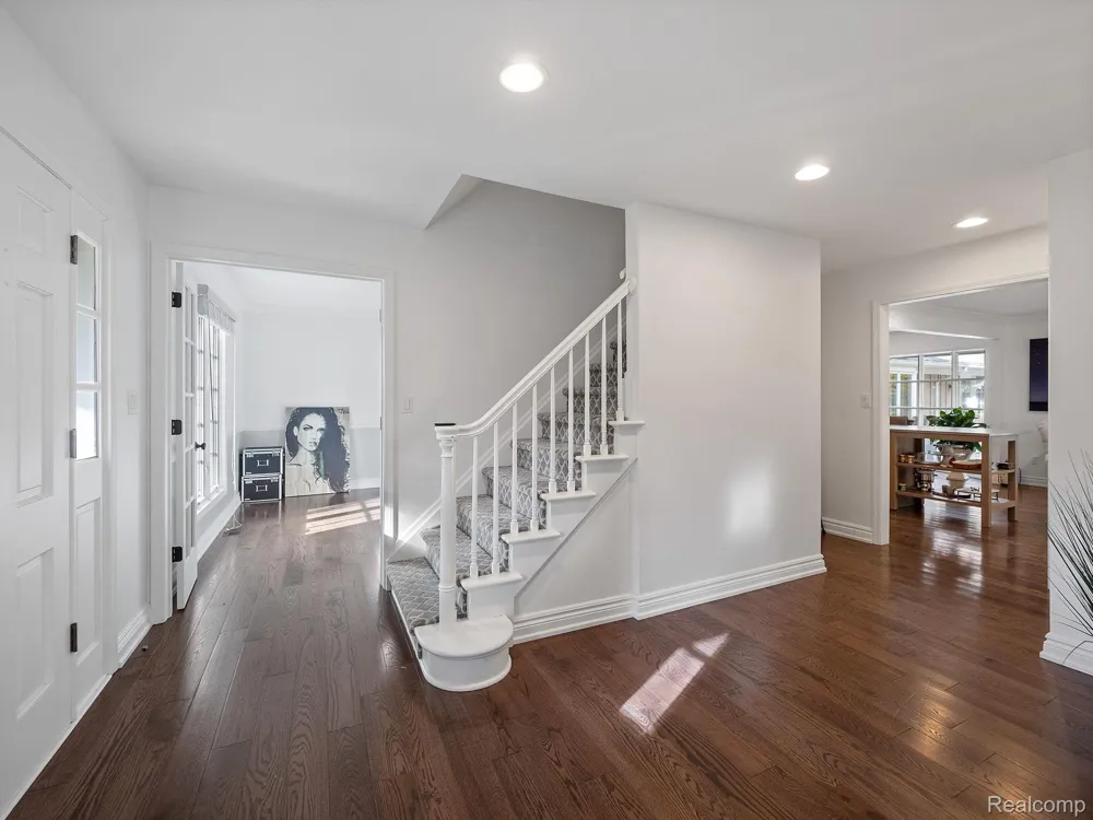 749 KENSINGTON LANE Bloomfield Charter Township, MI 48304