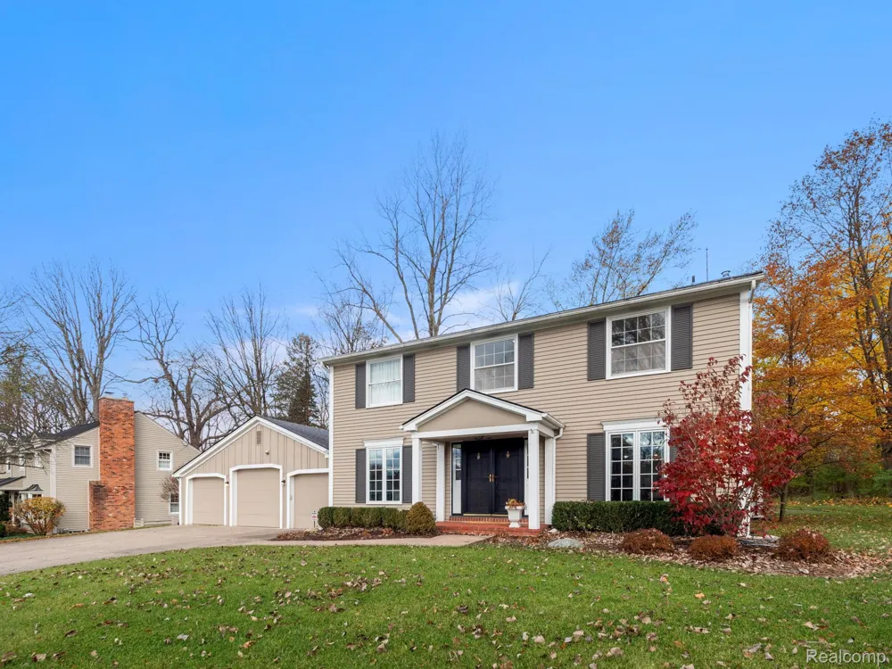 749 KENSINGTON LANE Bloomfield Charter Township, MI 48304