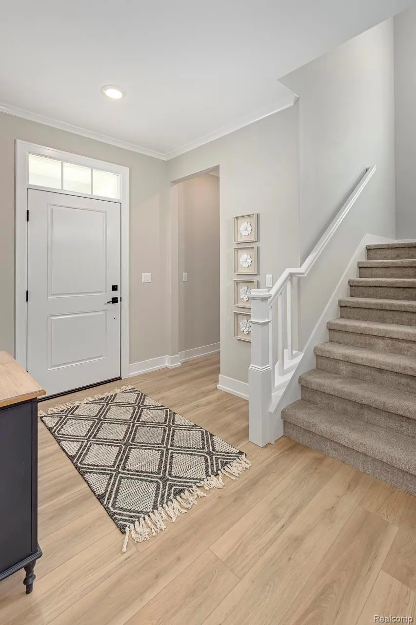 810 Schalm Dr Clawson City, MI 48017
