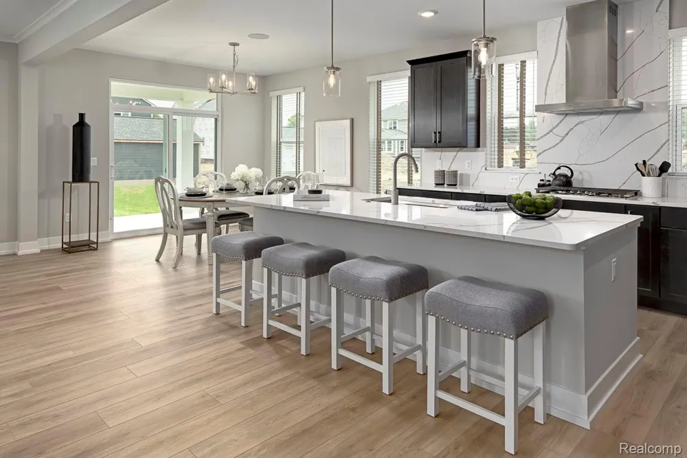 810 Schalm Dr Clawson City, MI 48017