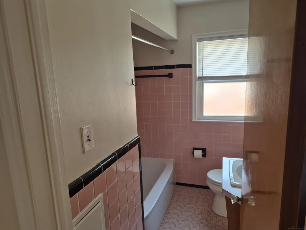 4246 23rd Street Wyandotte City, MI 48192