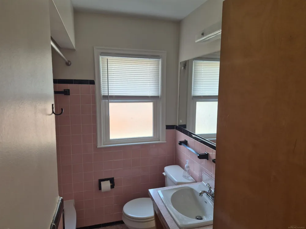 4246 23rd Street Wyandotte City, MI 48192