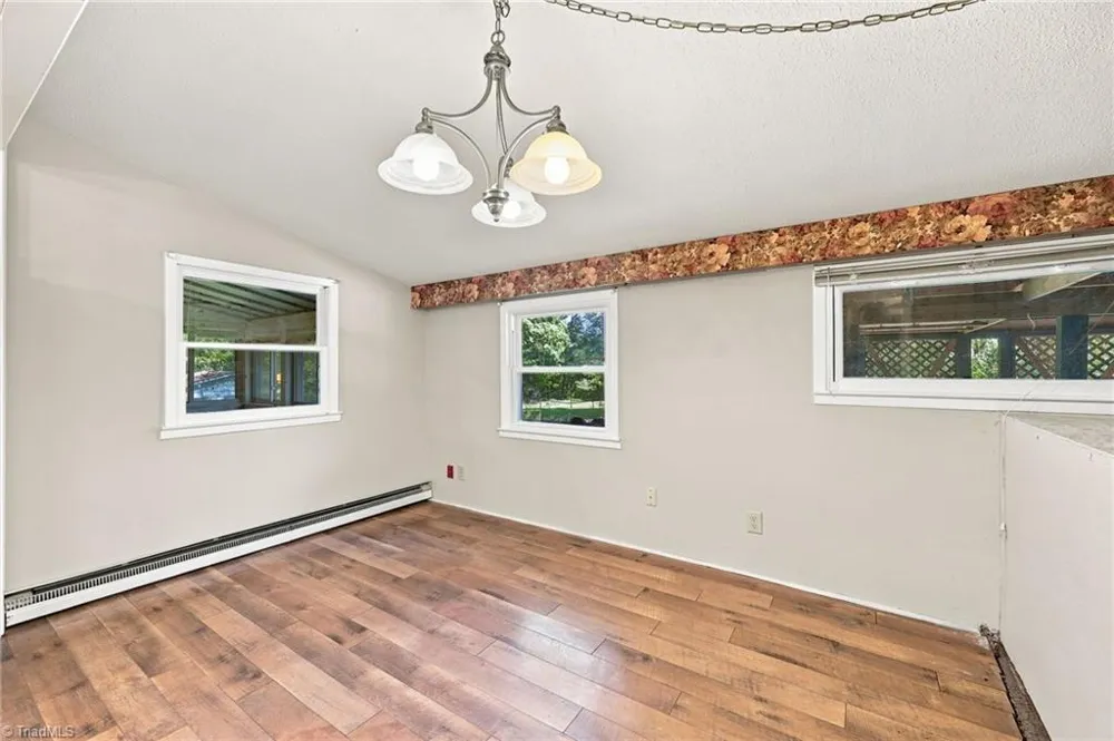 4906 Yarmouth Drive Greensboro, NC 27407