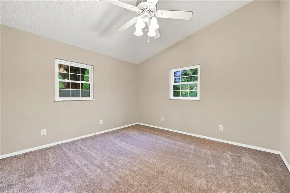 4906 Yarmouth Drive Greensboro, NC 27407