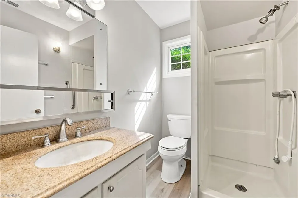 4906 Yarmouth Drive Greensboro, NC 27407