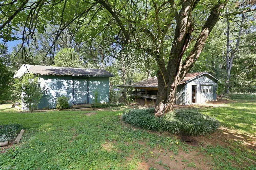 4906 Yarmouth Drive Greensboro, NC 27407