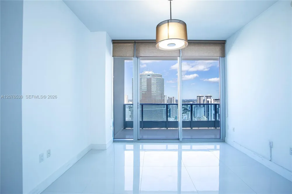 200 BISCAYNE BLVD WY #4512 Miami, FL 33131