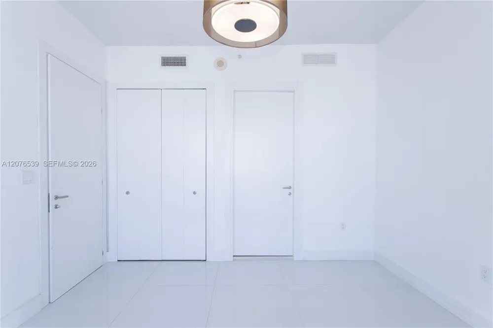 200 BISCAYNE BLVD WY #4512 Miami, FL 33131