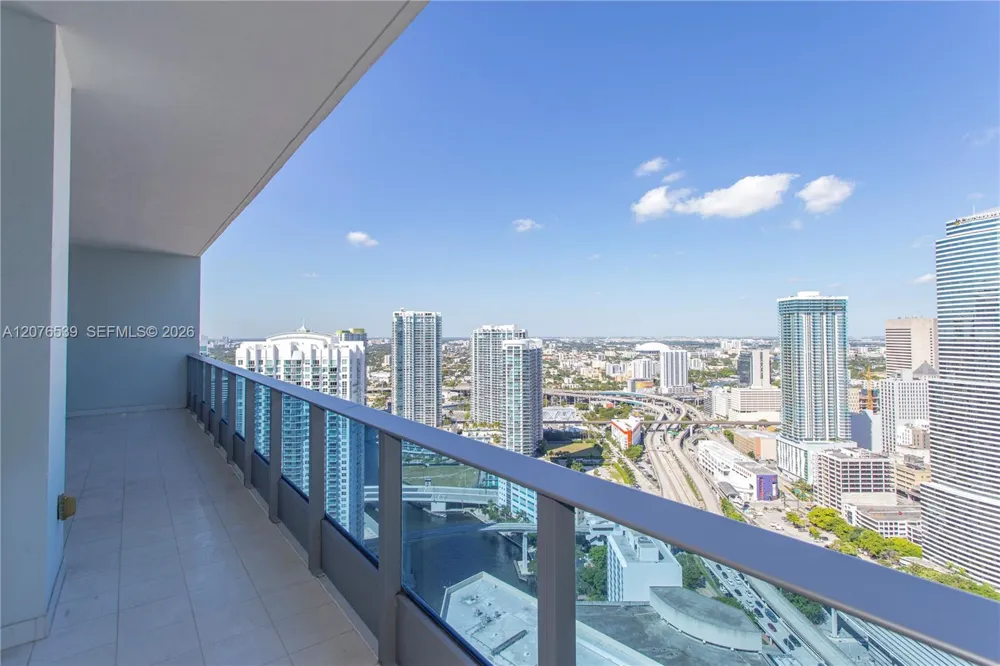 200 BISCAYNE BLVD WY #4512 Miami, FL 33131