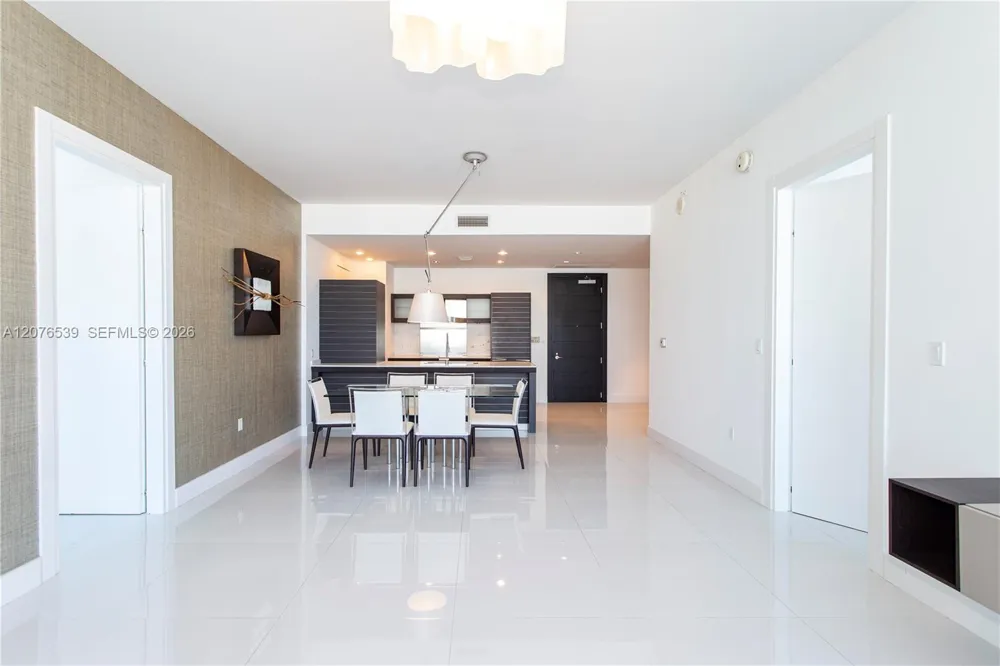 200 BISCAYNE BLVD WY #4512 Miami, FL 33131