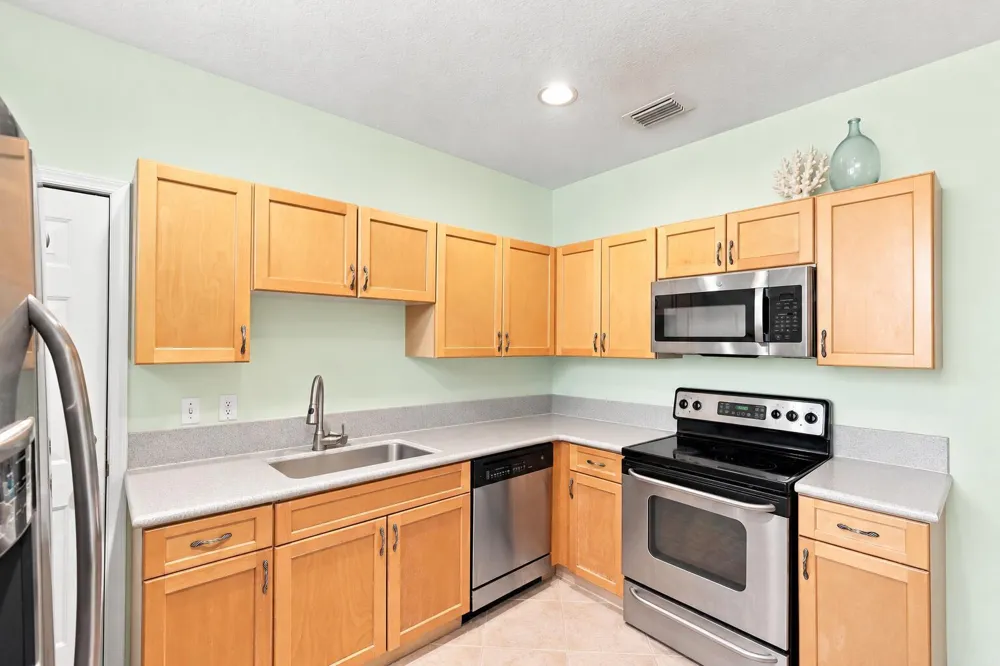 6060 AZALEA CIRCLE West Palm Beach, FL 33415