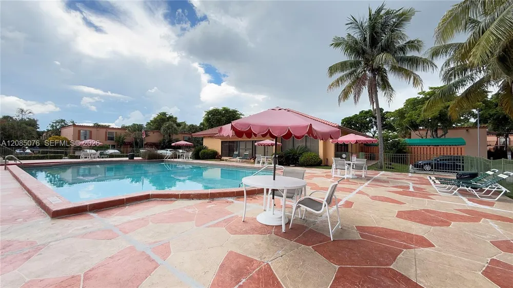 7121 Miami Lakes Dr #Q8 Miami Lakes, FL 33014