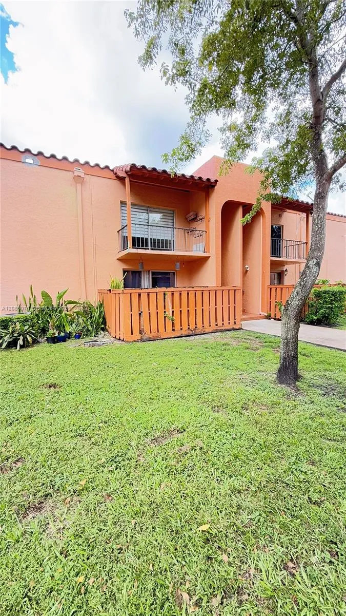 7121 Miami Lakes Dr #Q8 Miami Lakes, FL 33014