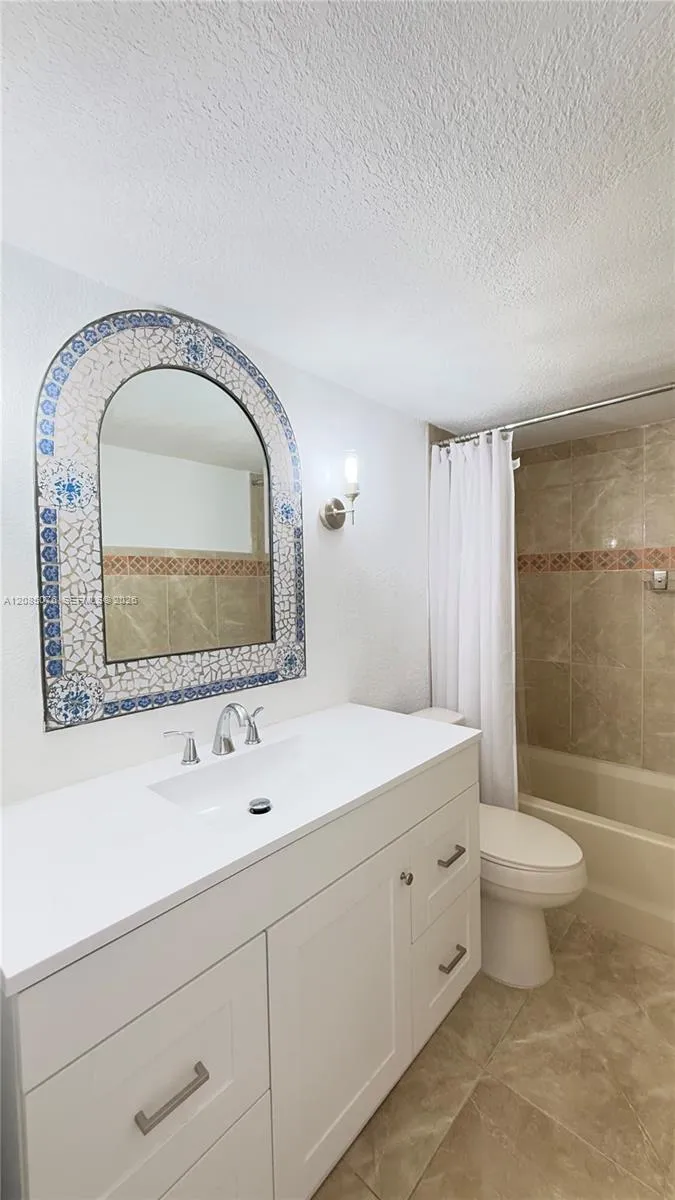 7121 Miami Lakes Dr #Q8 Miami Lakes, FL 33014
