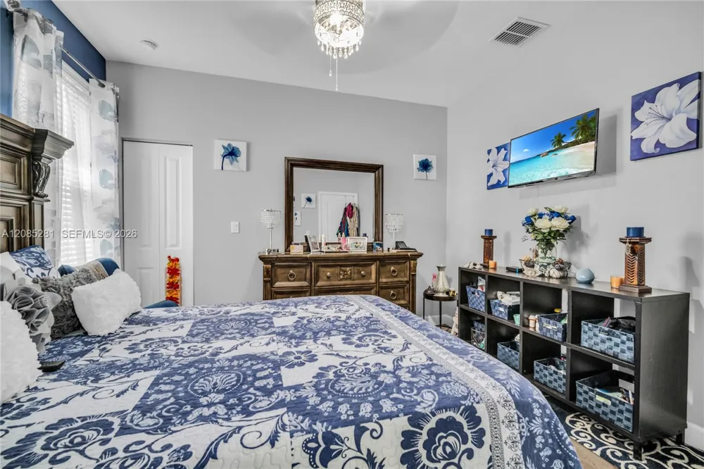 5104 NW 47th St Tamarac, FL 33319