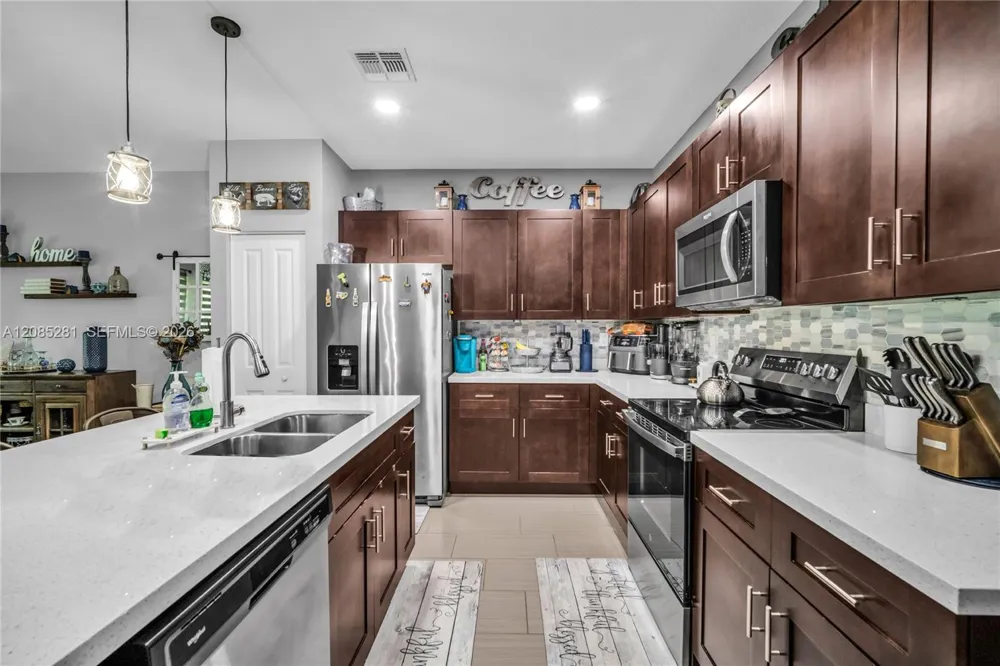 5104 NW 47th St Tamarac, FL 33319