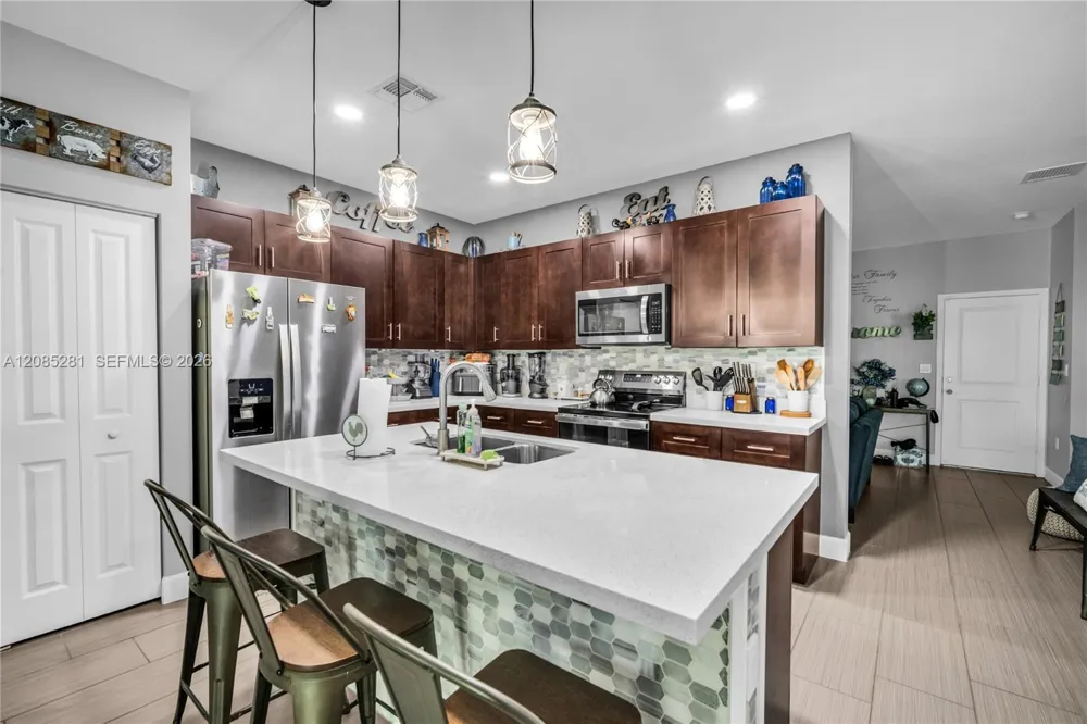 5104 NW 47th St Tamarac, FL 33319