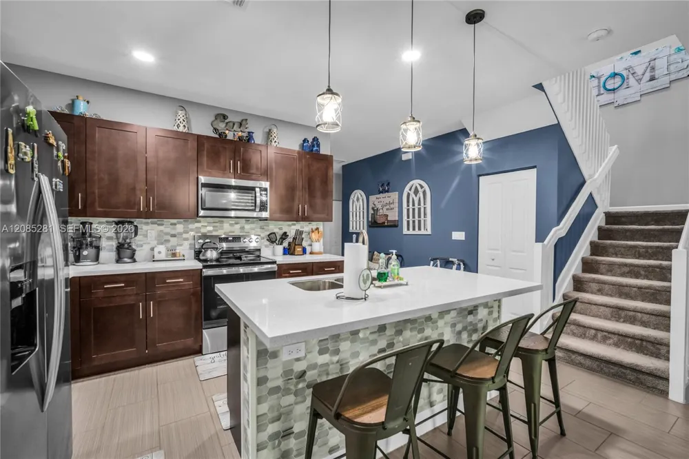 5104 NW 47th St Tamarac, FL 33319