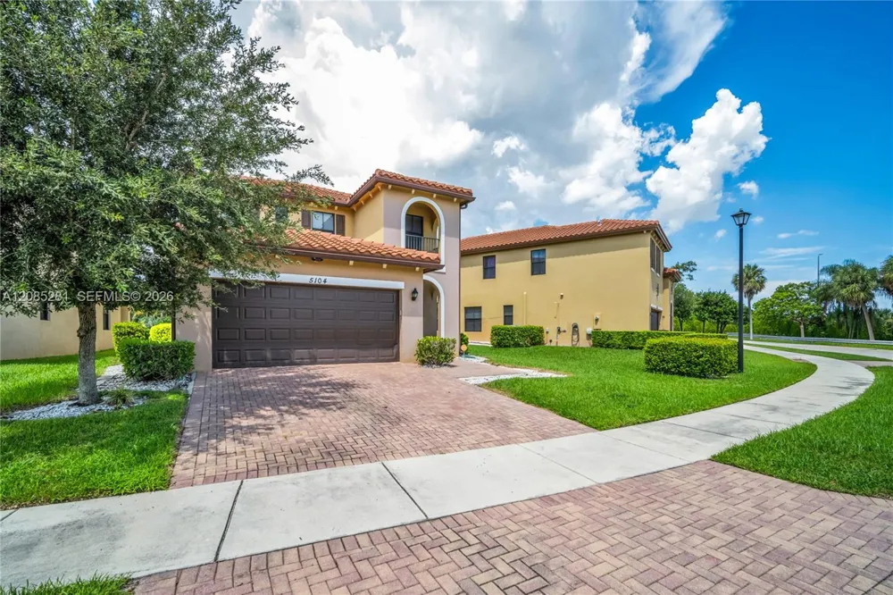 5104 NW 47th St Tamarac, FL 33319
