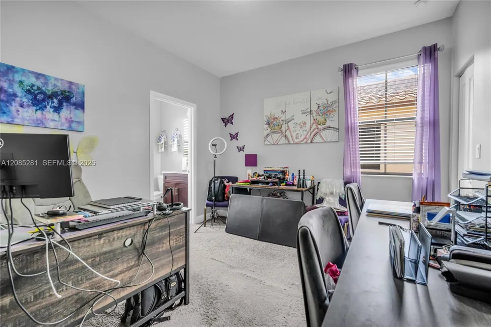 5104 NW 47th St Tamarac, FL 33319