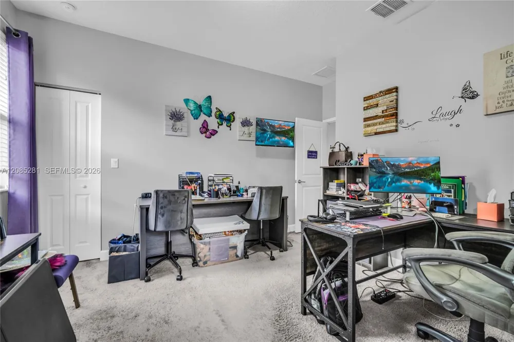 5104 NW 47th St Tamarac, FL 33319