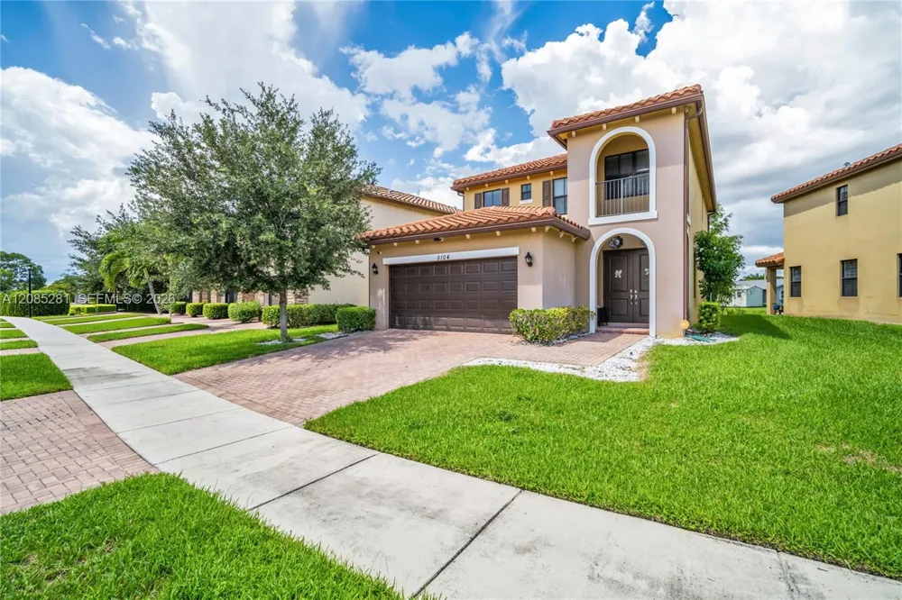 5104 NW 47th St Tamarac, FL 33319