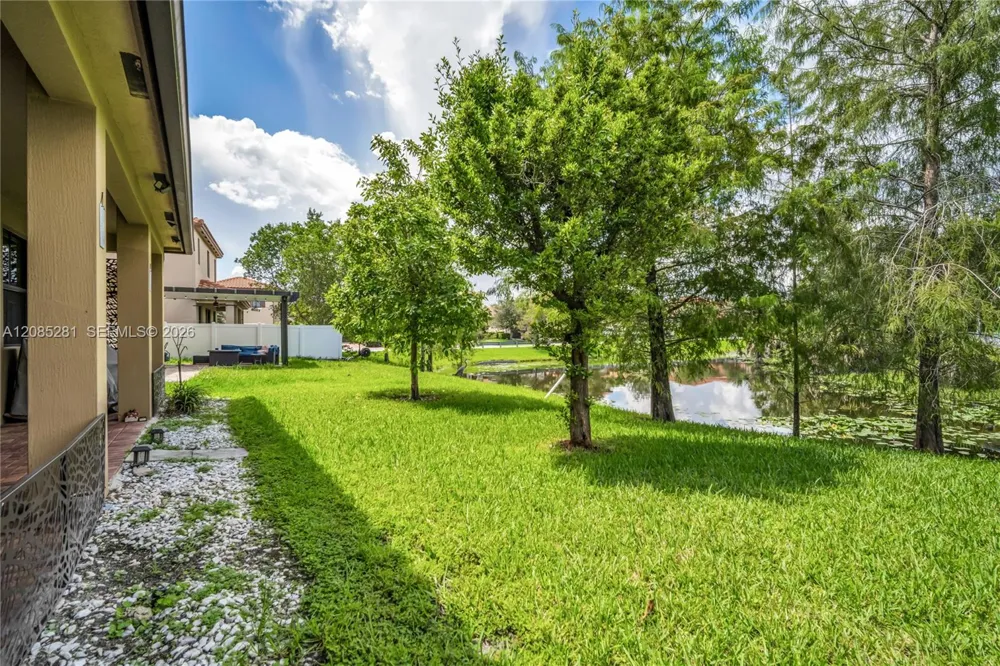 5104 NW 47th St Tamarac, FL 33319