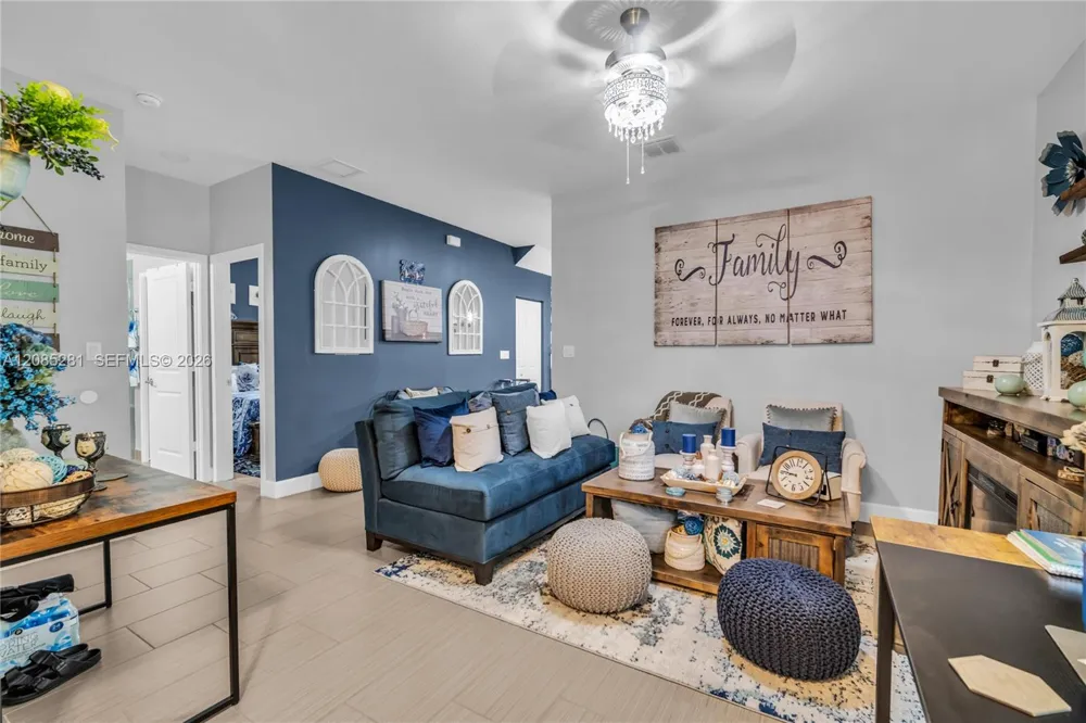 5104 NW 47th St Tamarac, FL 33319