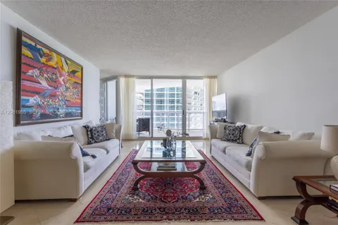 16711 Collins Ave #1704