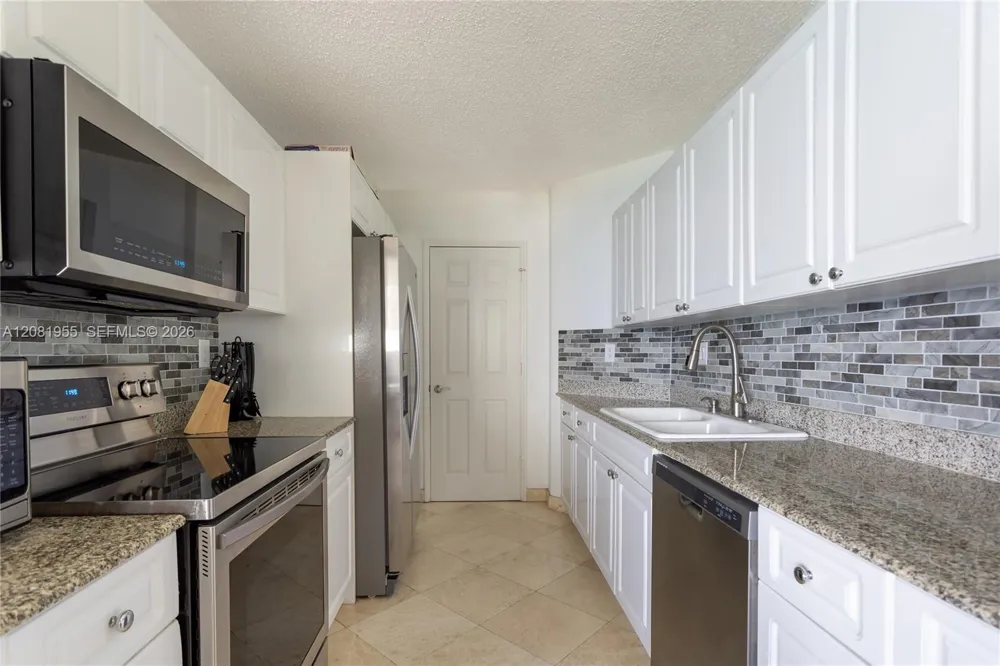 16711 Collins Ave #1704 Sunny Isles Beach, FL 33160
