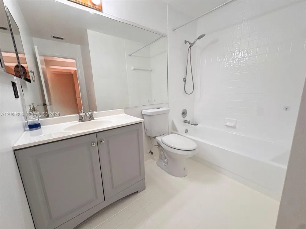 211 SW 95th Ter #202 Pembroke Pines, FL 33025