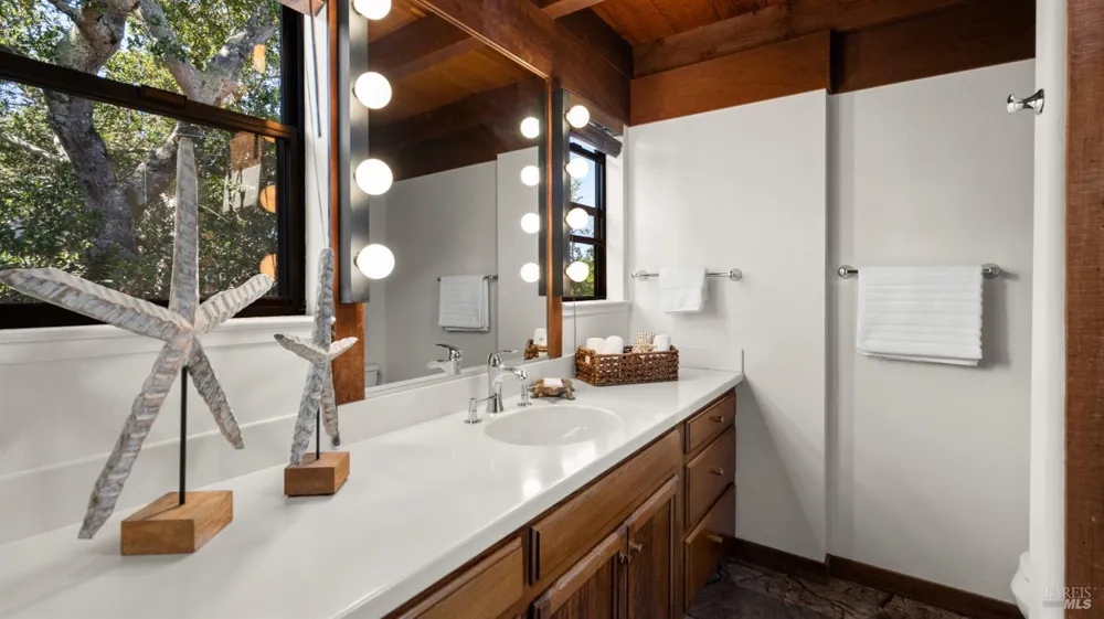 2312 Laguna Vista Drive Novato, CA 94945