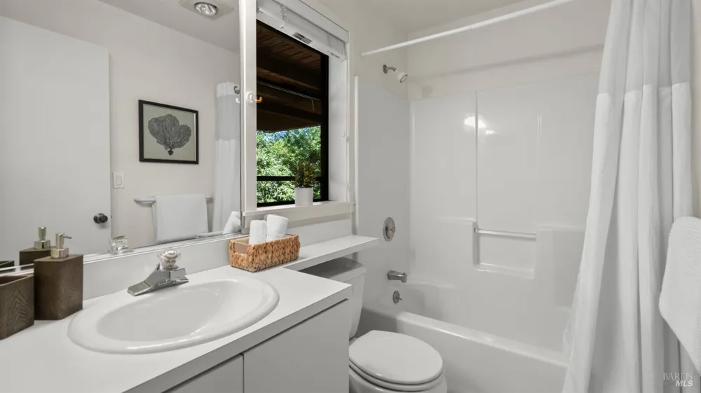 2312 Laguna Vista Drive Novato, CA 94945